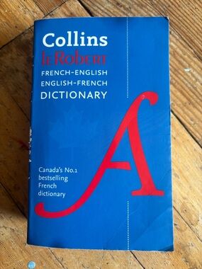 3/$20 Collins Le Robert French-English Dictionary - compact soft cover